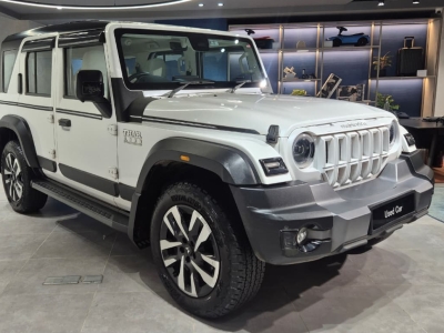 Mahindra Thar Roxx  (2025)