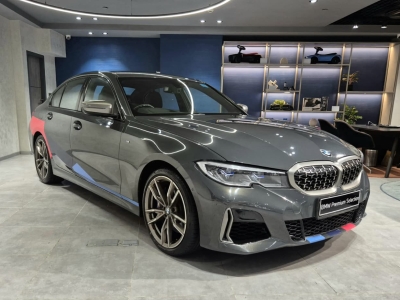 BMW 3 Series  (2022)