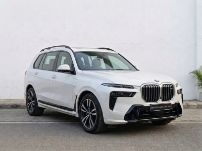 BMW X7  (2024)
