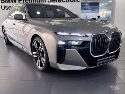 BMW i7  (2023)