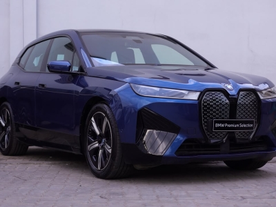 BMW iX  (2022)