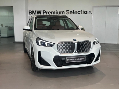 BMW iX1  (2025)