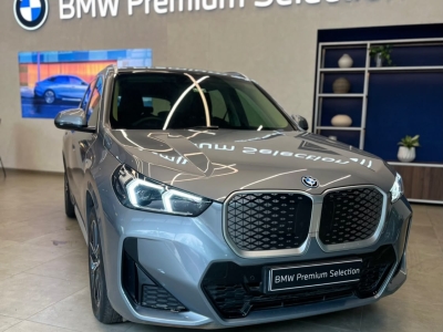 BMW iX1  (2025)