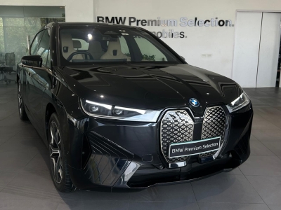 BMW iX  (2023)