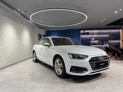 Audi A4  (2024)