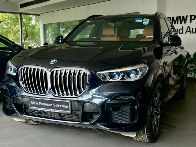 BMW X5  (2022)