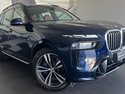 BMW X7  (2025)