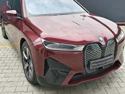 BMW iX  (2023)
