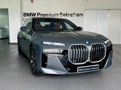 BMW 7 Series  (2024)