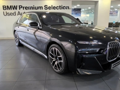 BMW 7 Series  (2024)