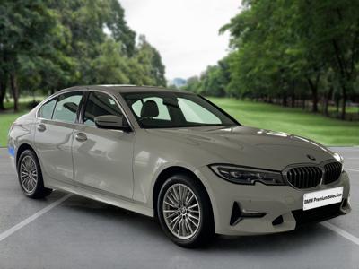 BMW 3 Series  (2019)