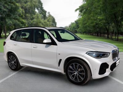 BMW X5  (2022)