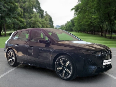 BMW iX  (2023)