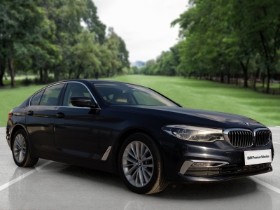 BMW 5 Series  (2020)