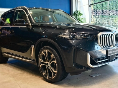 BMW X5  (2023)