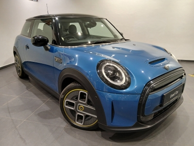 MINI Cooper  (2023)