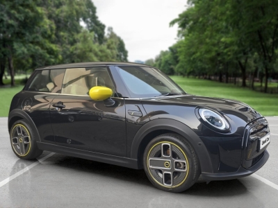 MINI Cooper  (2023)