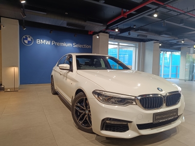BMW 5 Series  (2017)