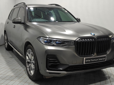 BMW X7  (2022)