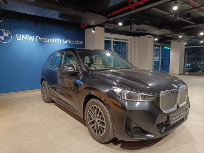 BMW iX1  (2024)