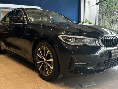 BMW 3 Series  (2020)