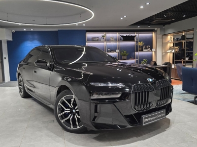 BMW 7 Series  (2023)