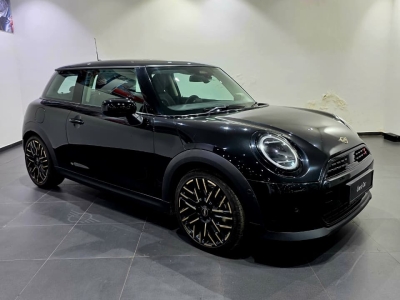 MINI Cooper  (2024)