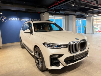 BMW X7  (2021)