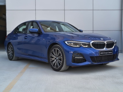 BMW 3 Series  (2021)