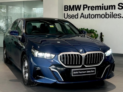 BMW 5 Series  (2024)