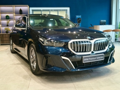 BMW 5 Series  (2025)