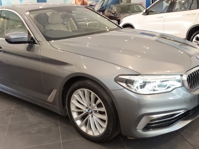 BMW 5 Series  (2021)