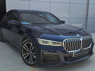 BMW 7 Series  (2021)