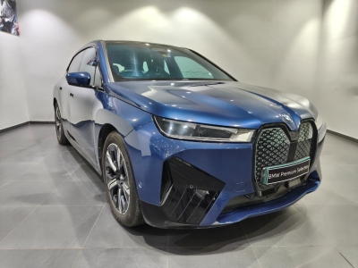 BMW iX  (2023)