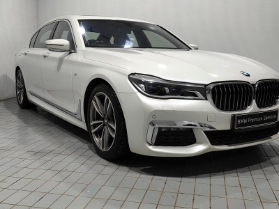 BMW 7 Series  (2019)