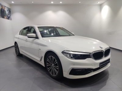 BMW 5 Series  (2017)