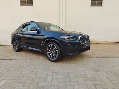 BMW X4  (2022)