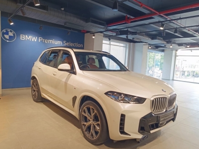 BMW X5  (2024)