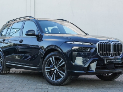 BMW X7  (2023)