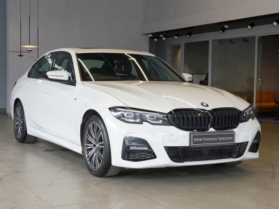 BMW 3 Series  (2022)