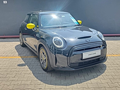 MINI Cooper  (2023)