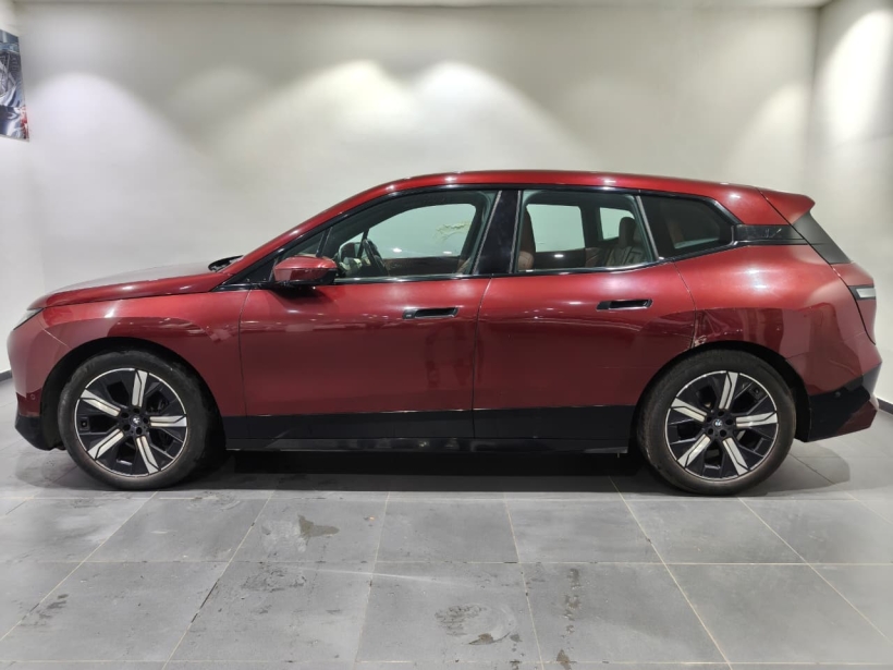 BMW iX xDrive40