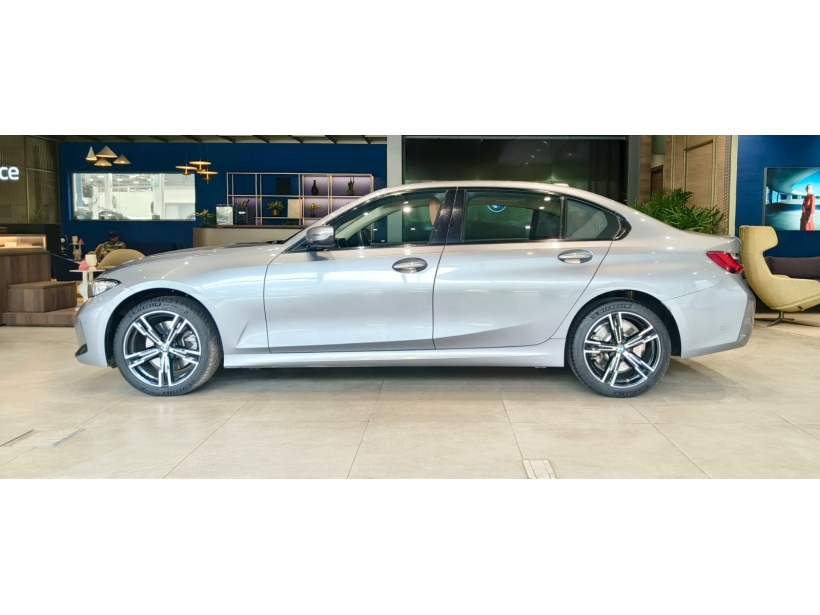 BMW 3 Series Gran Limousine 330Li M Sport