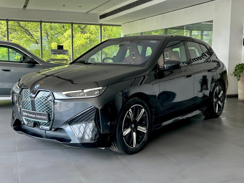 BMW iX xDrive40