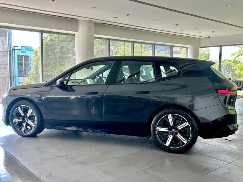 BMW iX xDrive40