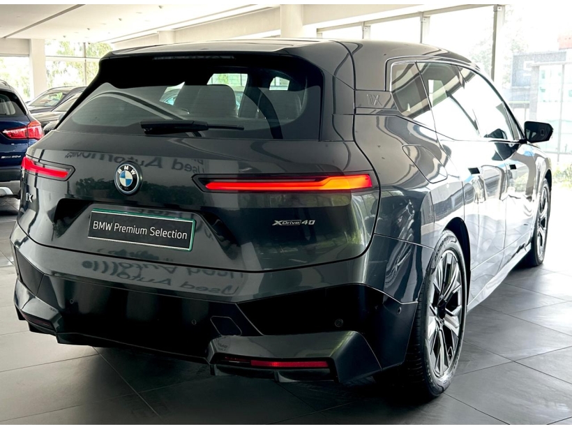 BMW iX xDrive40