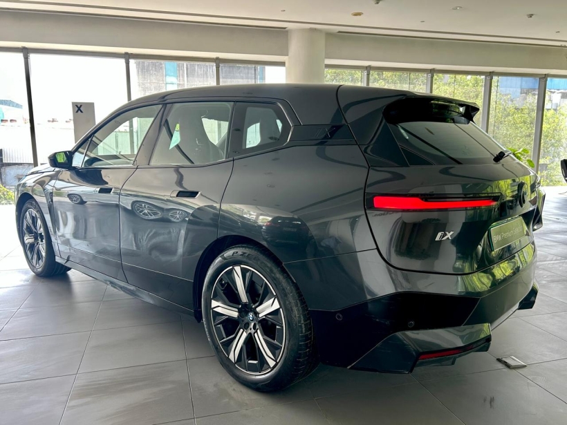 BMW iX xDrive40