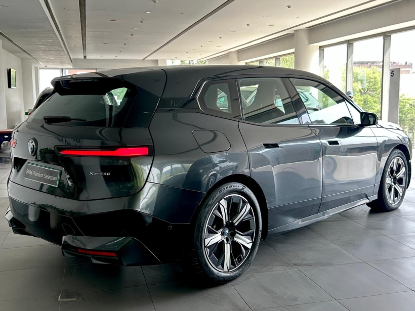 BMW iX xDrive40