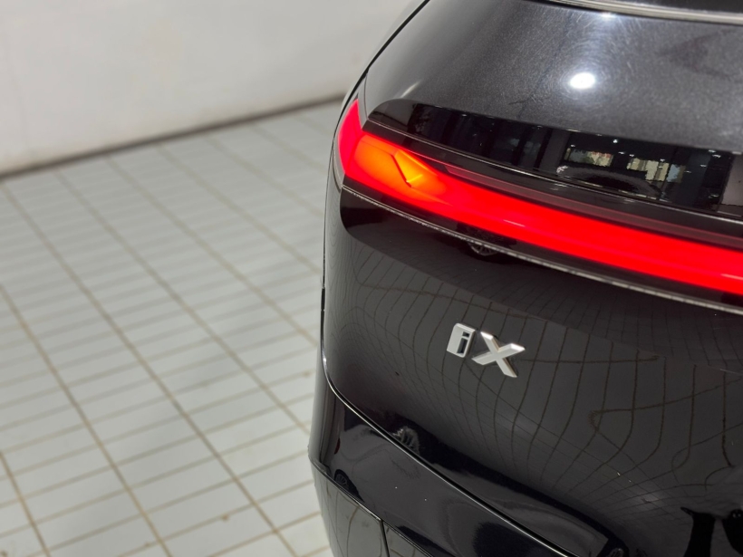 BMW iX xDrive40