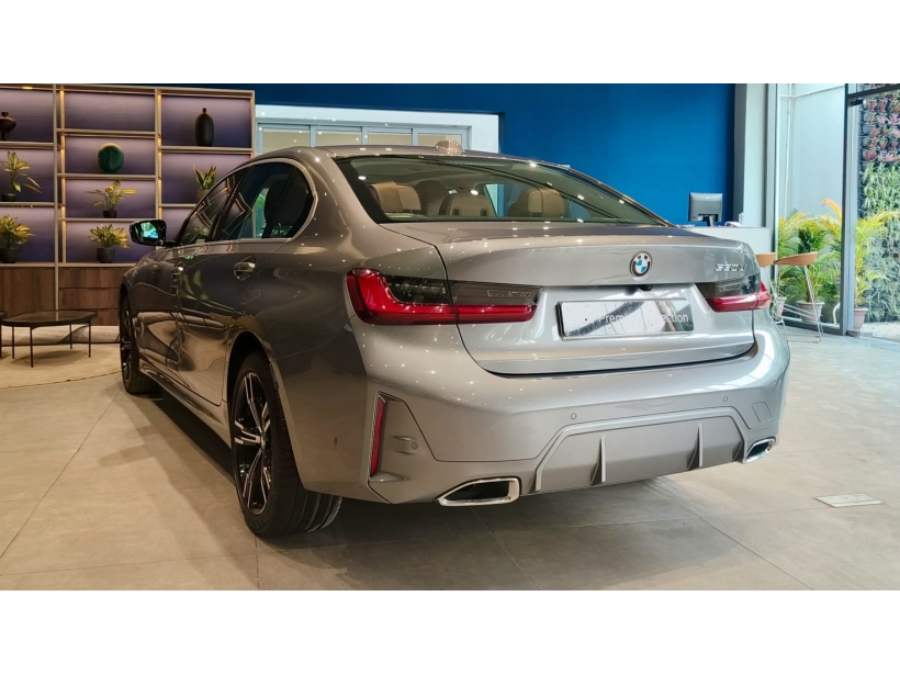 BMW 3 Series Gran Limousine 330Li M Sport